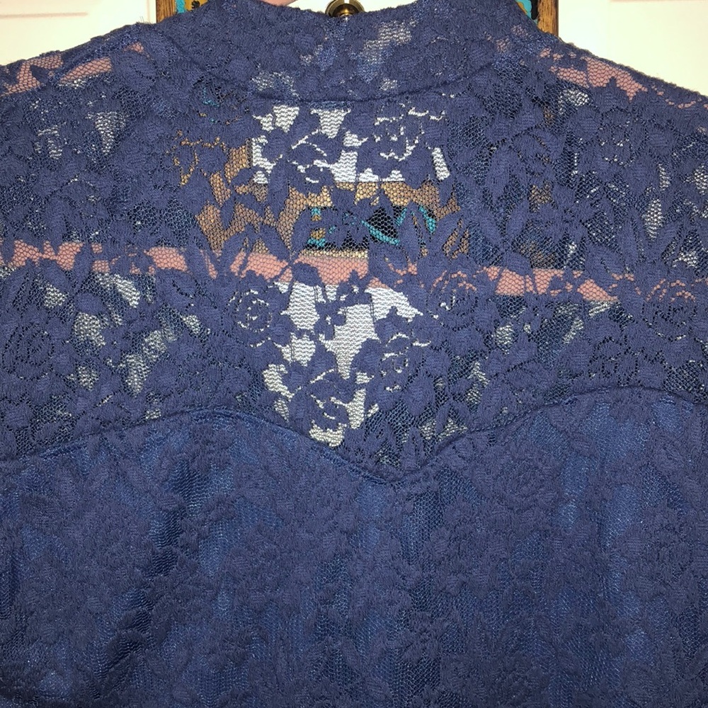 Blouse - Picture 2 of 3